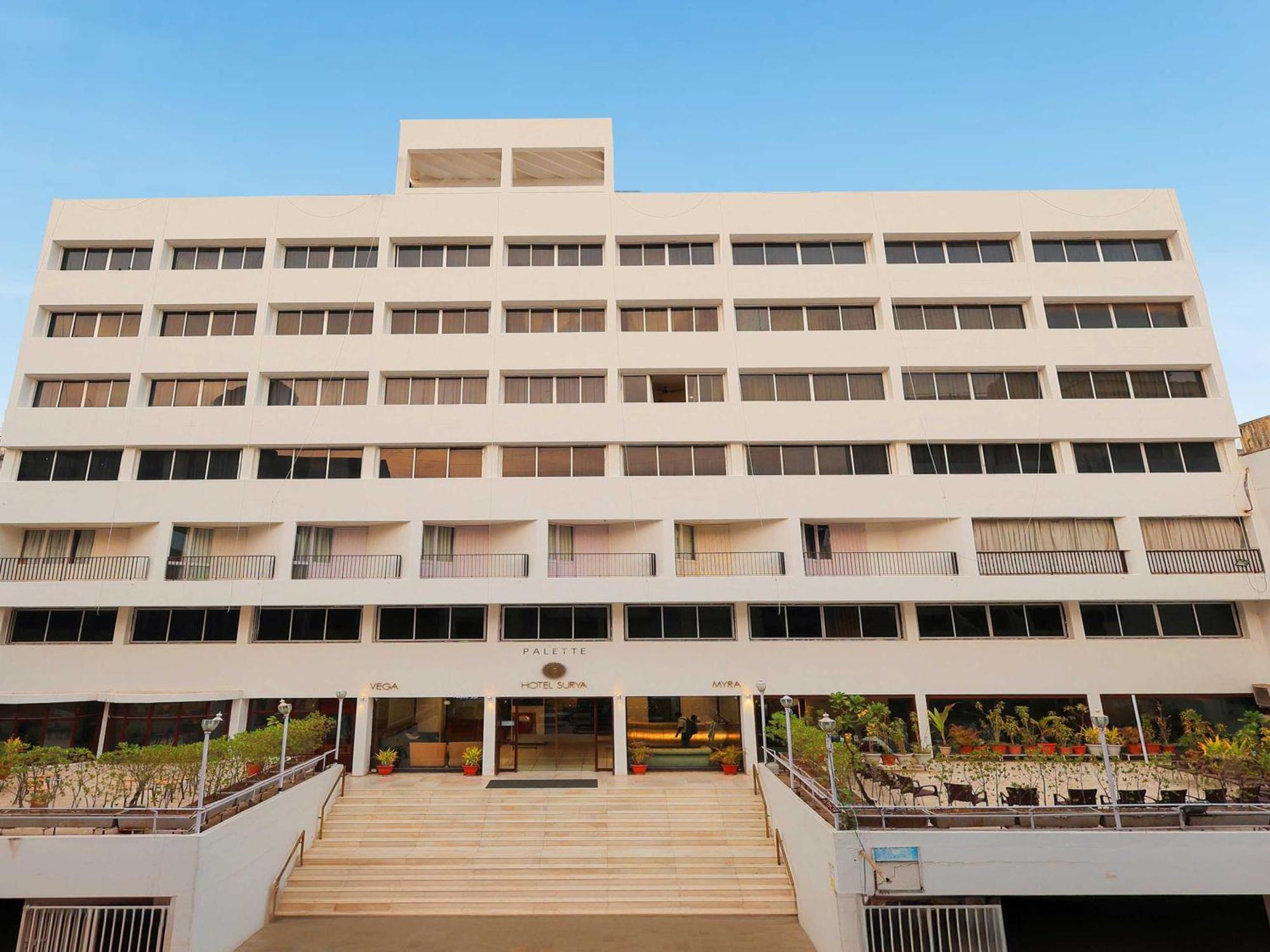 Palette Hotel Surya Vadodara Ngoại thất bức ảnh