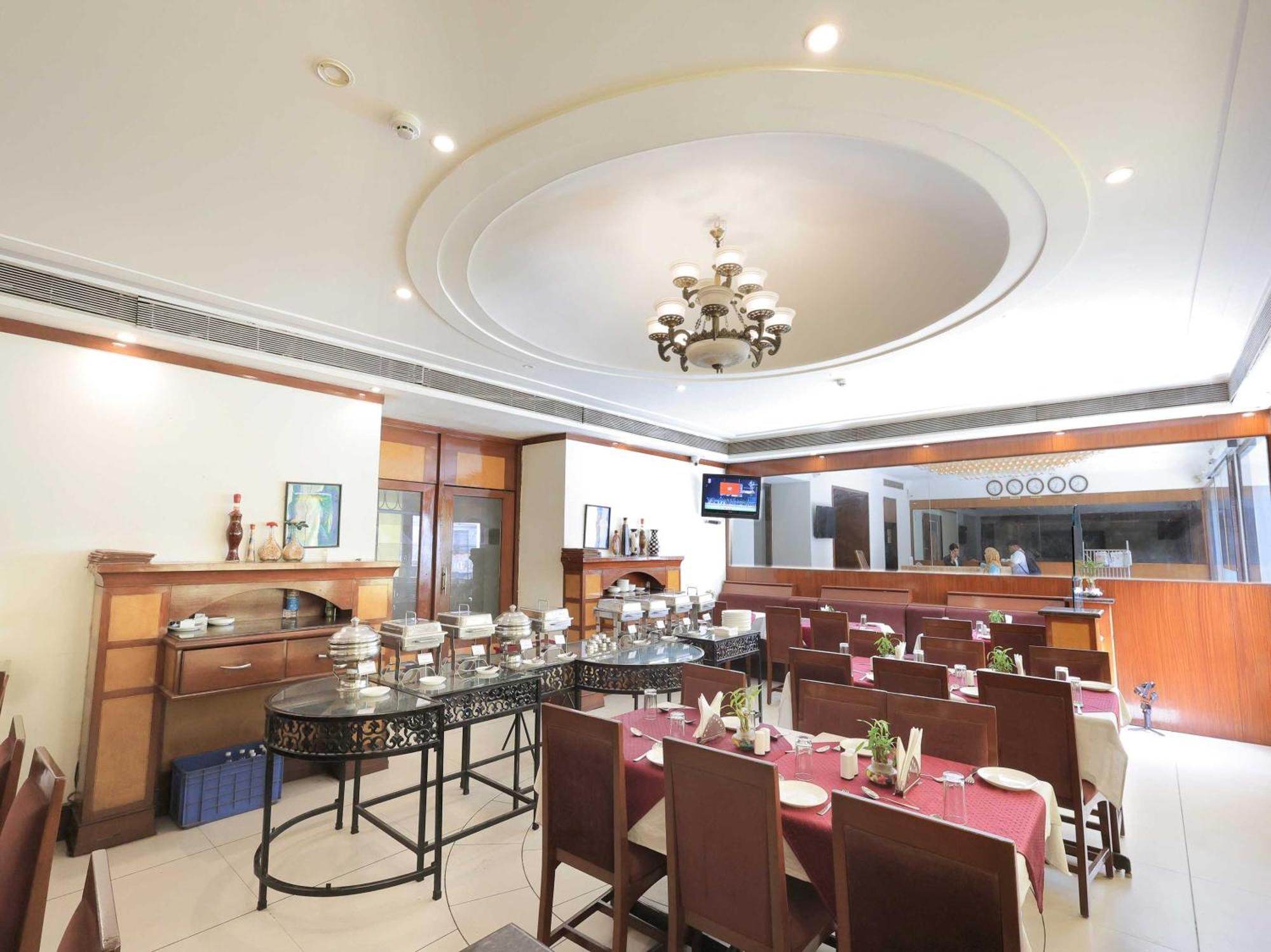 Palette Hotel Surya Vadodara Ngoại thất bức ảnh