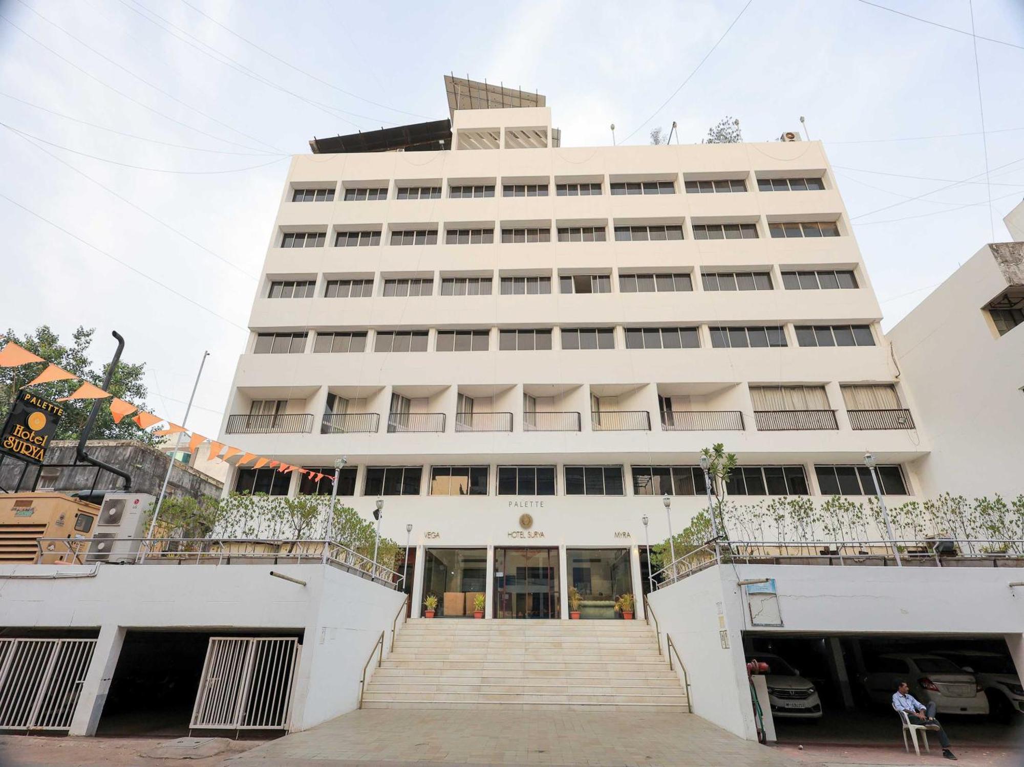 Palette Hotel Surya Vadodara Ngoại thất bức ảnh