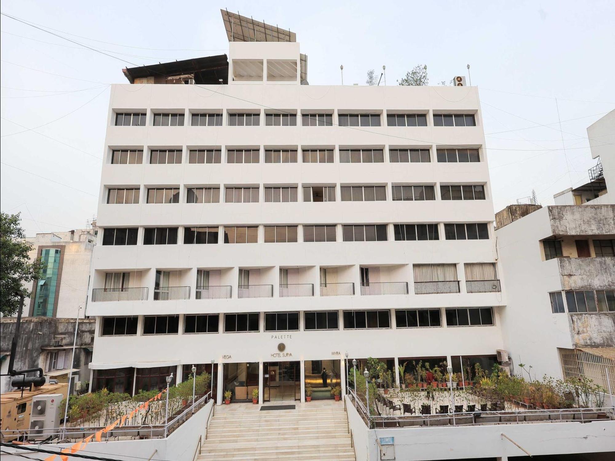Palette Hotel Surya Vadodara Ngoại thất bức ảnh